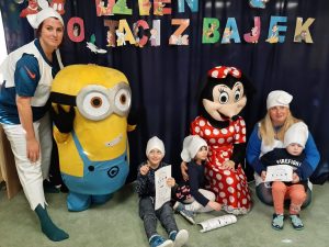 Dzieci z postaciami z bajek4
