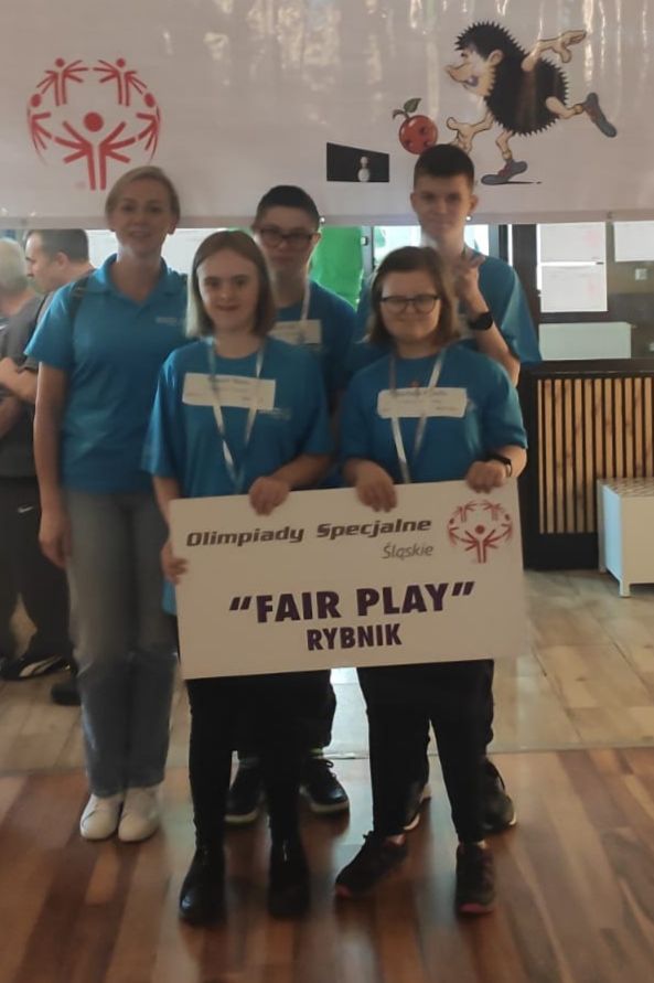 udział uczniów w zawodach bowlingowych