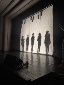 Orkiestra i uczniowie