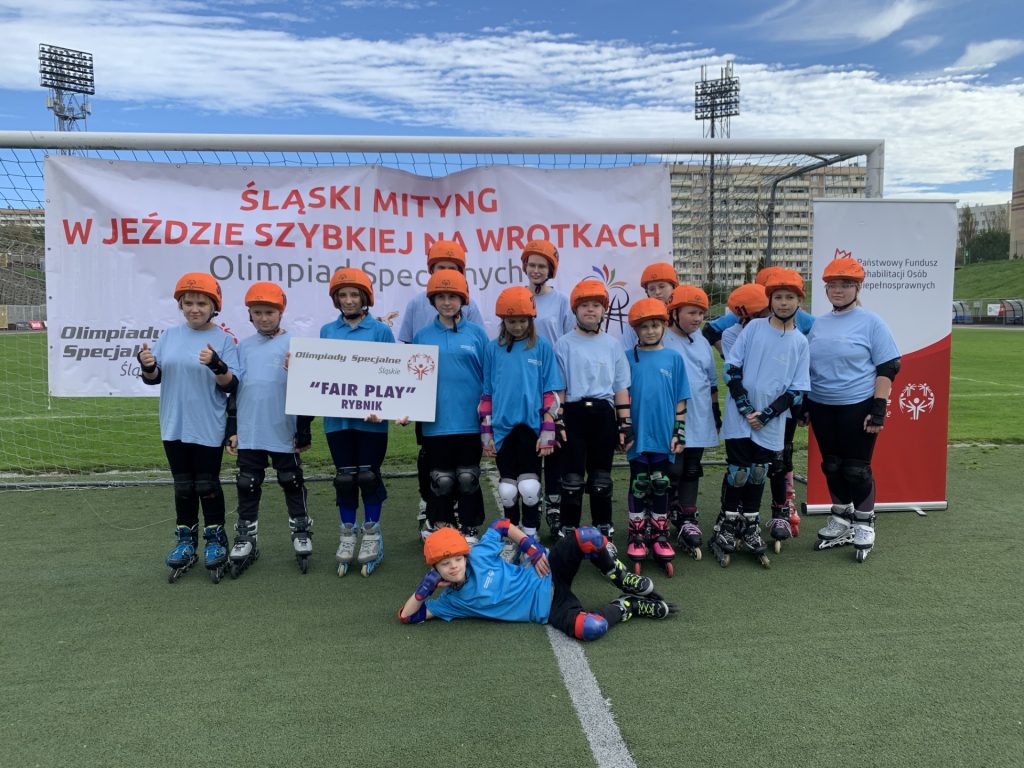 udział zawodników Fair Play w XXI Śląski Mityng w Jeździe Szybkiej na Wrotkach Olimpiad Specjalnych Jastrzębie 2024