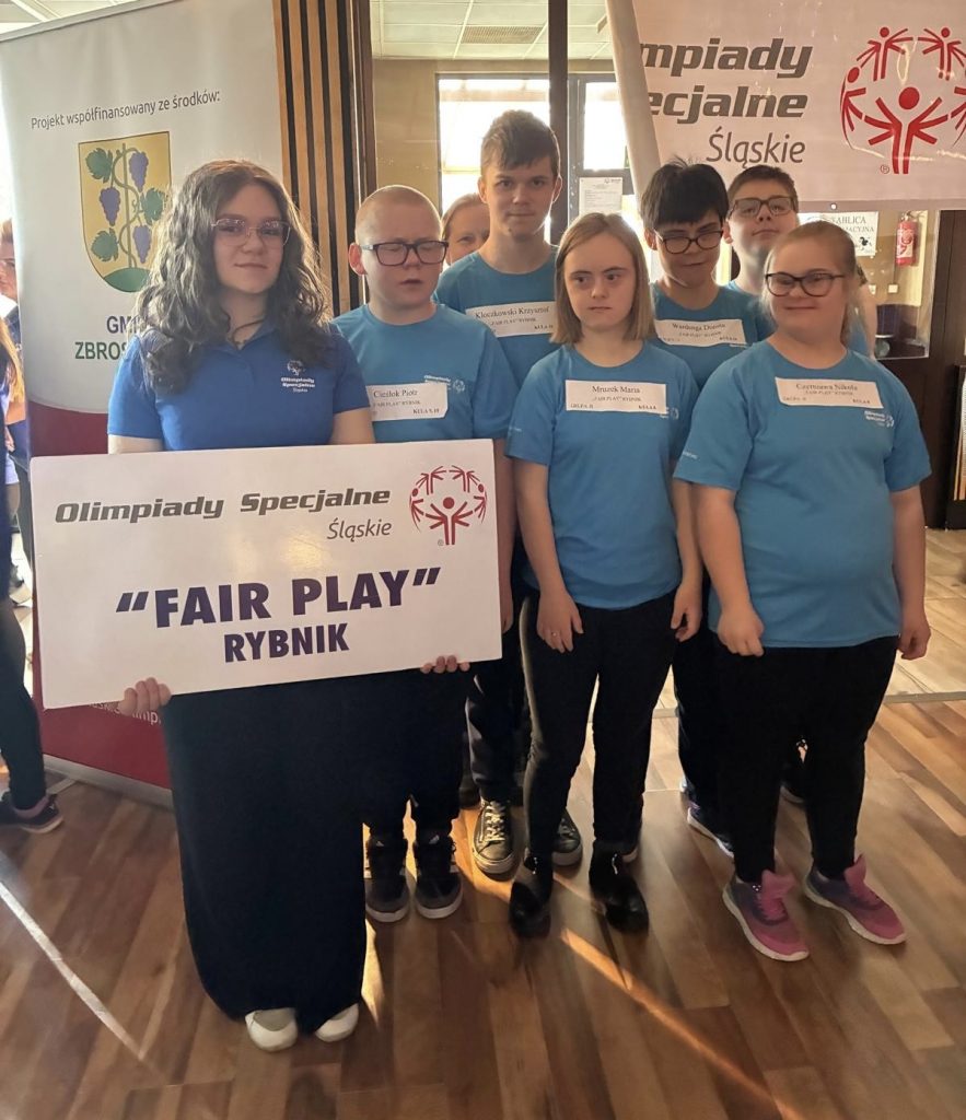 udział zawodników KOS Fair Play w zawodach bowlingowych