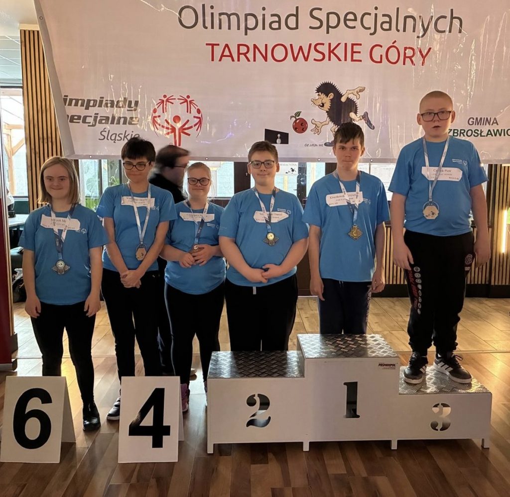 udział zawodników KOS Fair Play w zawodach bowlingowych