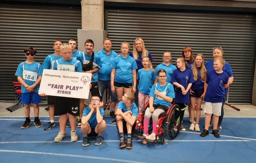 udział zawodników i kibiców Klubu Fair Play Rybnik w XXIII Mityngu Lekkoatletycznym Olimpiad Specjalnych