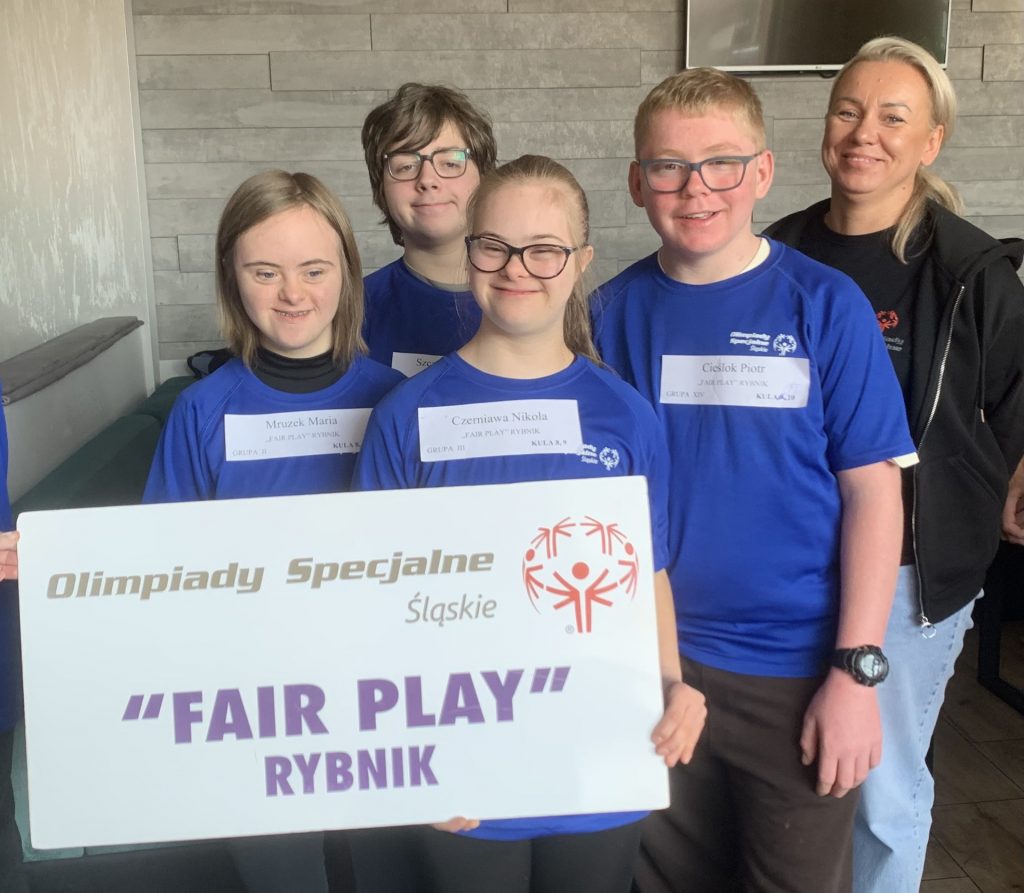 udział zawodników Klubu Fair Play w Turnieju Bowlingowym Olimpiad Specjalnych