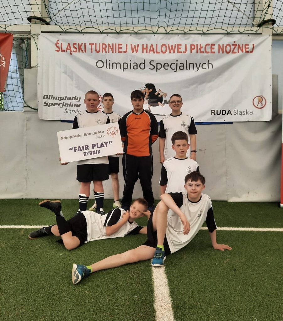 udział zawodników Klubu Fair Play w XXIV Śląskim Turnieju w Halowej Piłce Nożnej Olimpiad Specjalnych w Rudzie Śląskiej